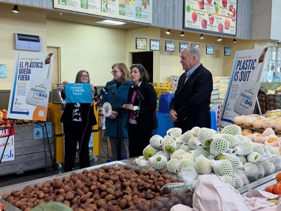 CM Stewart with CE Elrich speaking on the BYOB Initiative