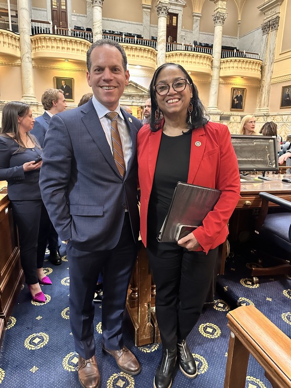 CM Glass with Speaker Pena-Melnyk