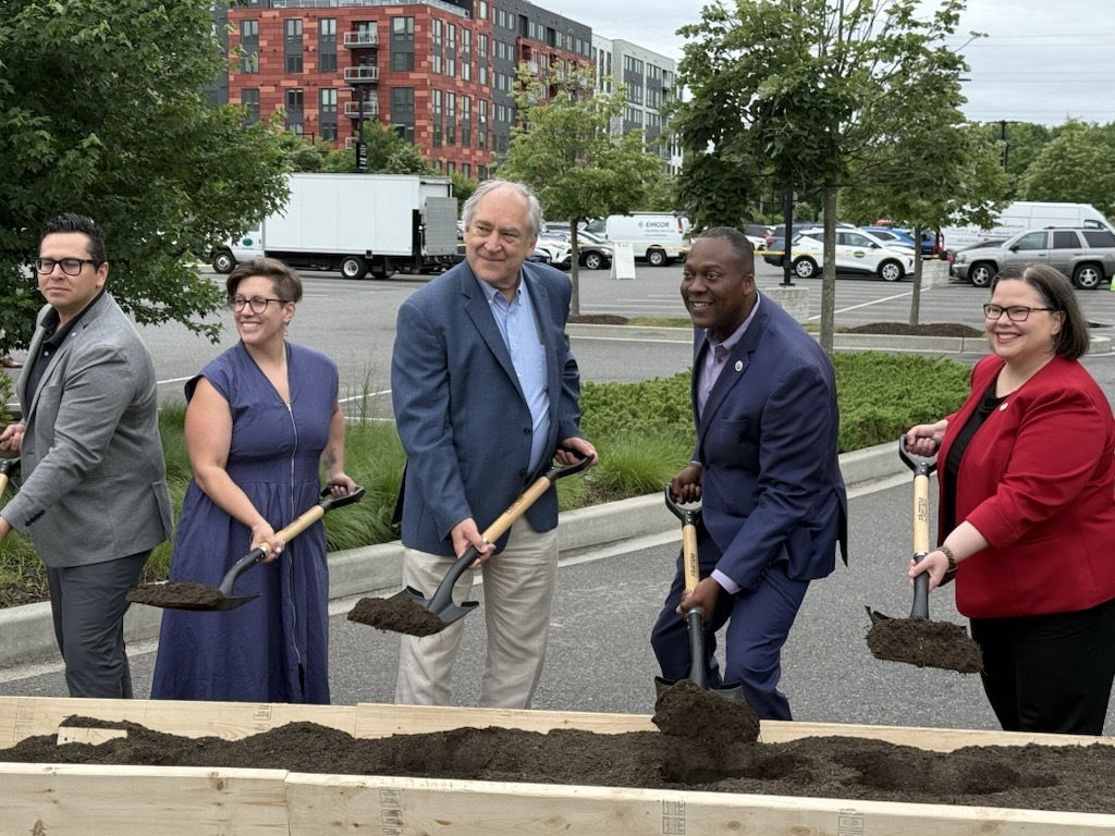 Montgomery County and Howard County Leaders Celebrate Groundbreaking of US 29/Colesville Road Flash Bus Rapid Transit Extension to Howard County  