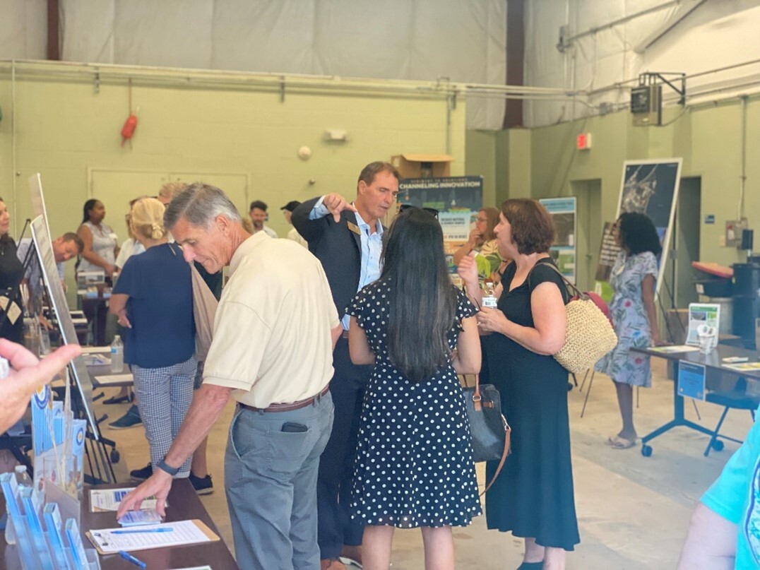 Cox Creek Open House Presenters receive feedback