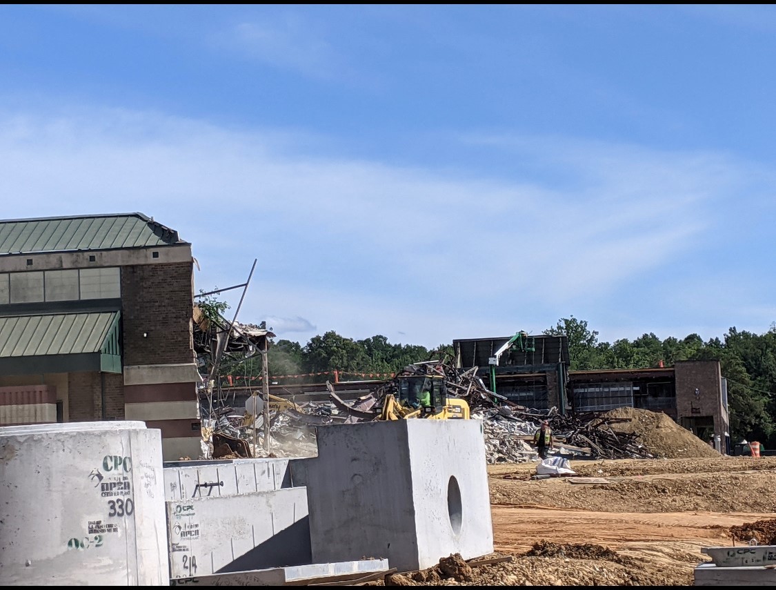 Giant Livingston Square Pic 1 - 6-25-21