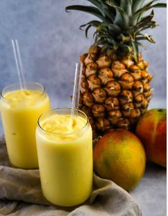 Mango Pineapple smoothie
