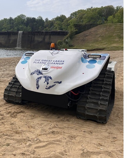 Bebot cleaning robot pic