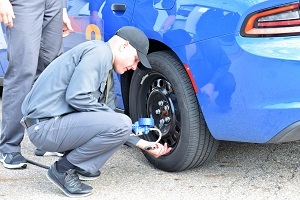 Checking tire pressure