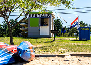 kayaks_in_front_of_rental_building
