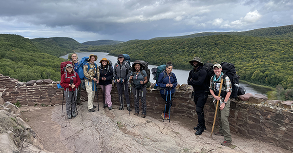 Group of backpackers at Lake of the Clouds overlook