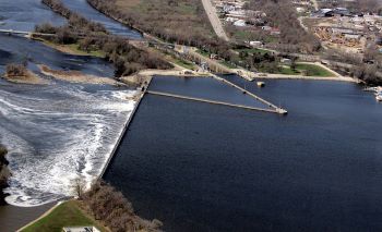 An aerial view of the Brandon Road Lock and Dam.