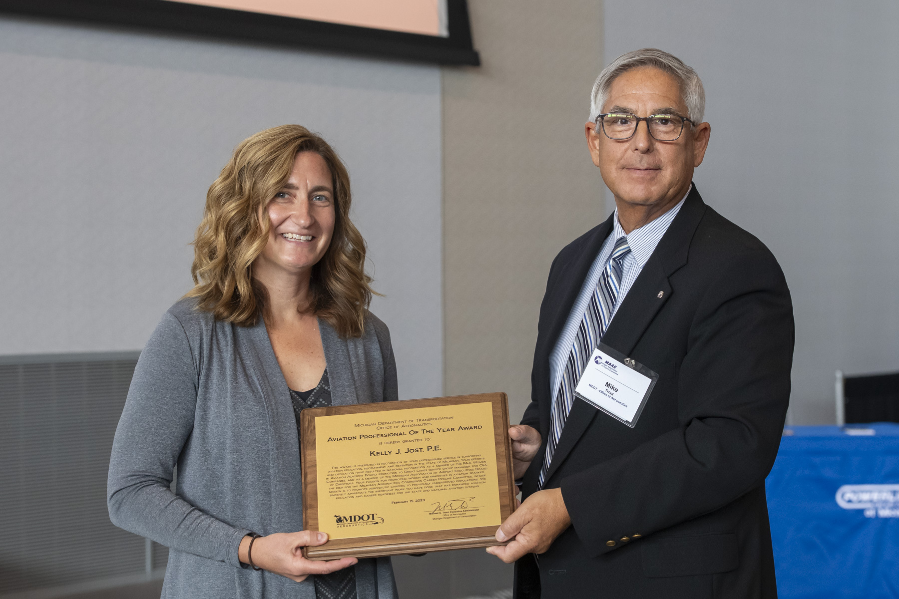 Kelly Jost (left) of C&S Companies receives Aviation Professional of the Year Award 