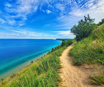 6 Places to Discover Amazing Sand Dunes in Michigan