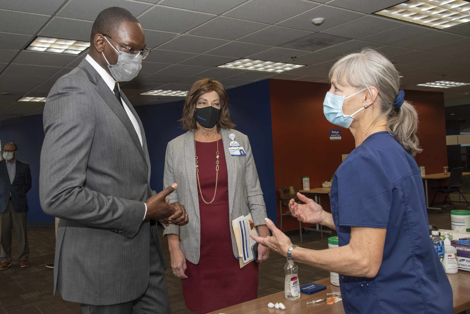 PHOTOS Lt. Governor Gilchrist Tours Beaumont Vaccination Clinic