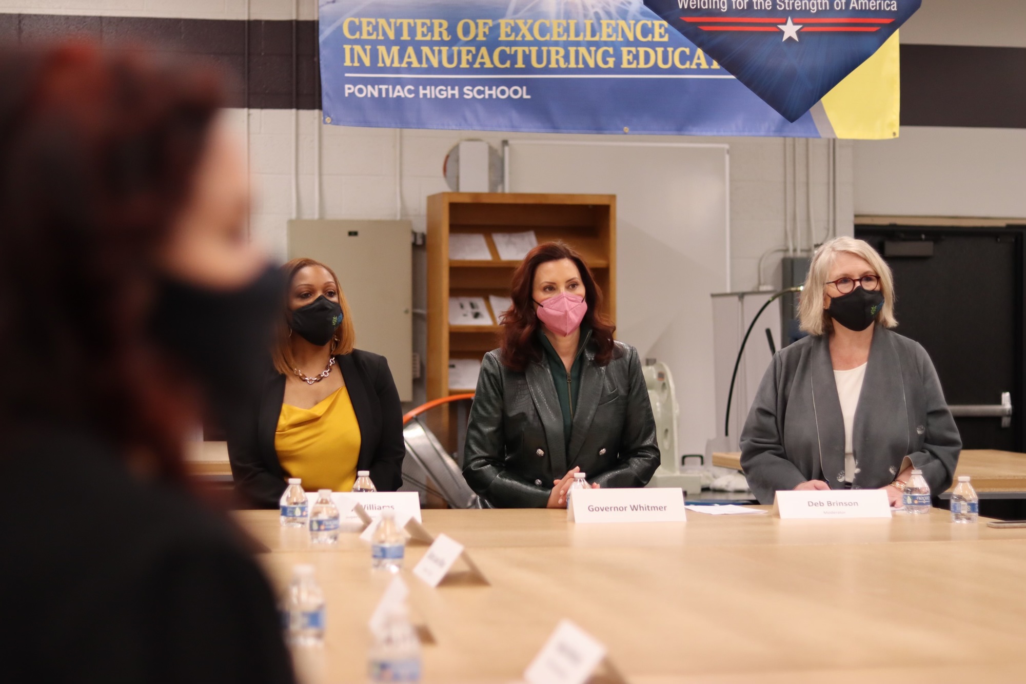 Gov. Whitmer attends round table event at Pontiac High School 