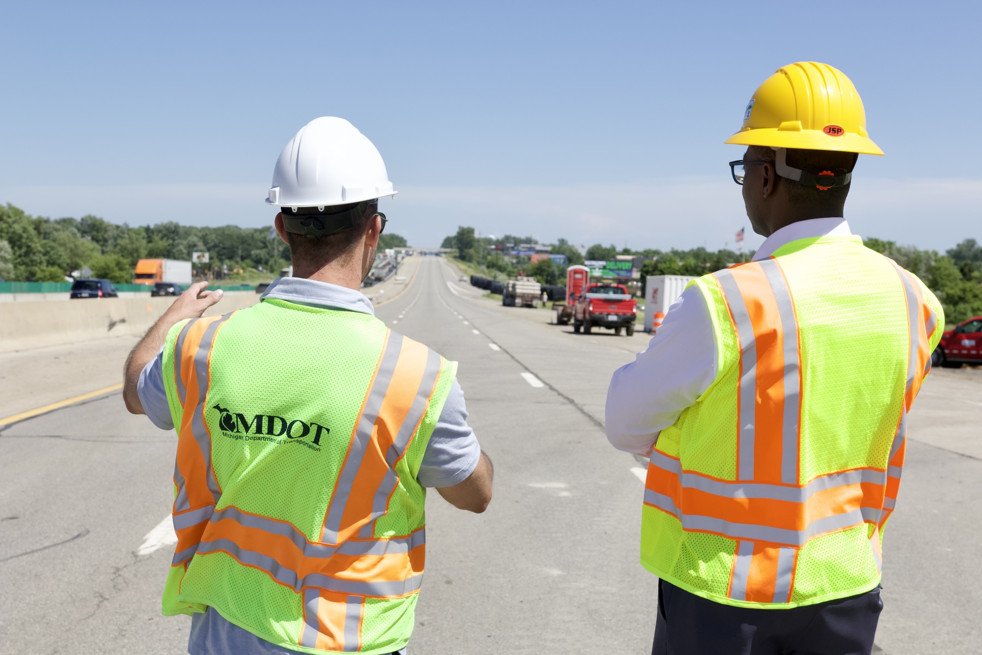 Lt. Governor Gilchrist Tours I-96 Rebuilding Michigan Project in Lyon Charter Township 