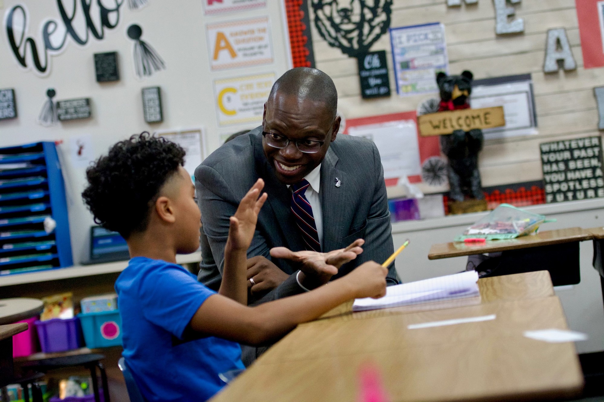 Lt. Governor Gilchrist Tours Student Support Program