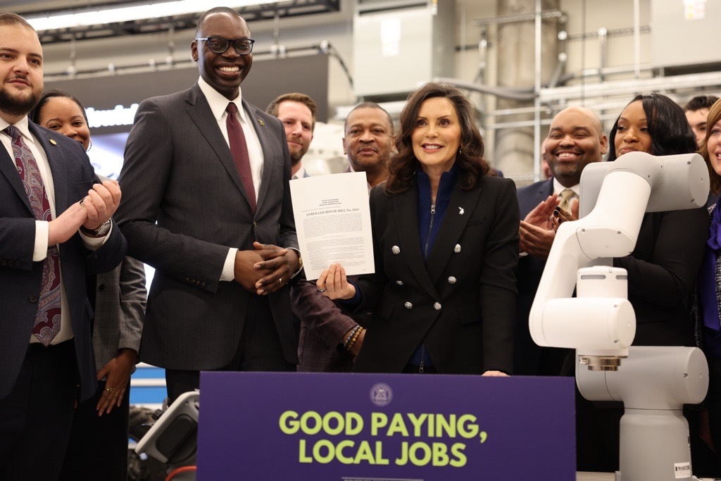 Governor Whitmer and stakeholders celebrate bill signing