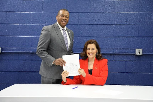 Rep. Carter & Gov. Whitmer, Distracted Driving Bill Signing