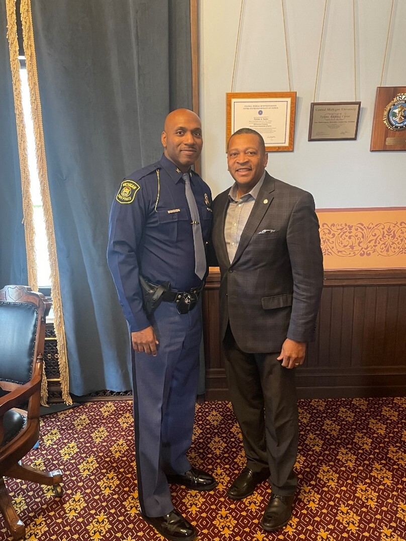 Rep. T. Carter photo 3