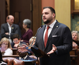 Rep. Farhat addresses the Michigan House chamber.