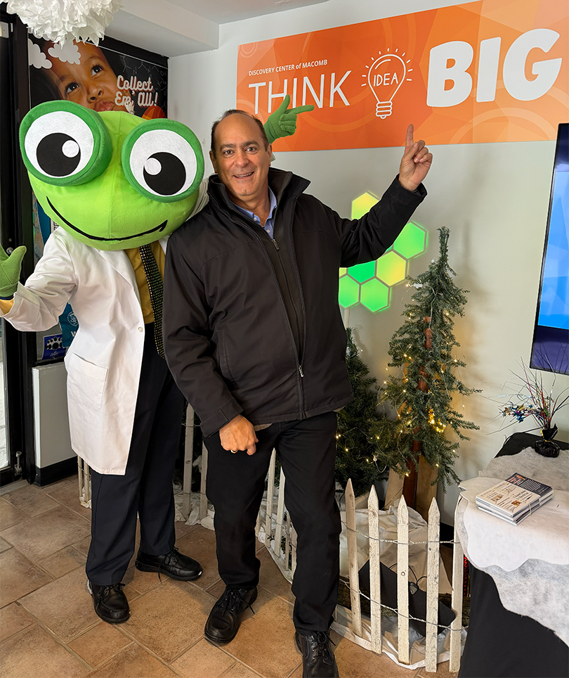 Clerk Forlini visits the Discovery Center
