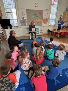 Dave reads to children for World Kindness Day