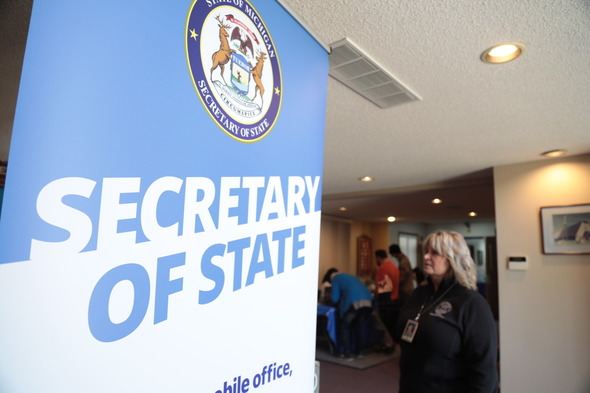 Staff assist participants at Battle Creek Road to Restoration clinic