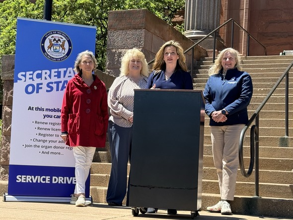 Marquette Mobile Office Ribbon Cutting