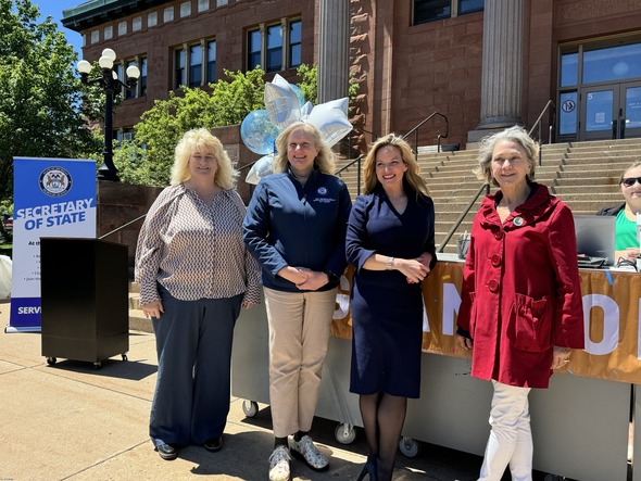 Marquette Mobile Office Ribbon Cutting