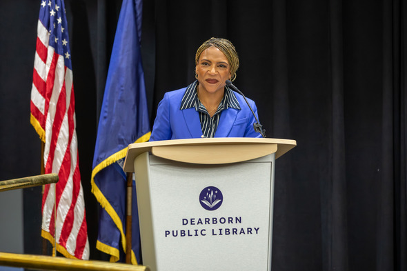 Woman Veteran License Plate