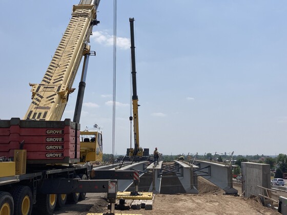Photo of bridge beams set at 193rd