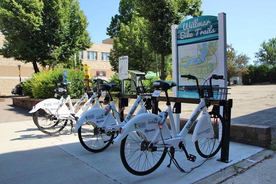 BikeWillmar rack with ride share bikes