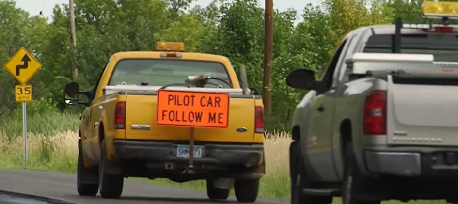 Image of pilot car