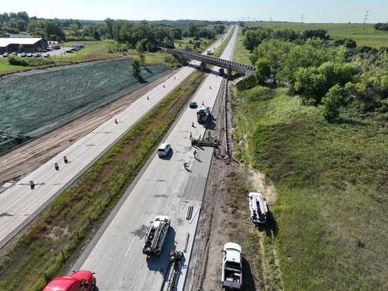 Shoulder paving on I-94