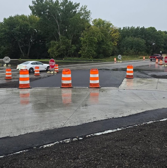 Temporary lanes at Redwood Lane roundabout