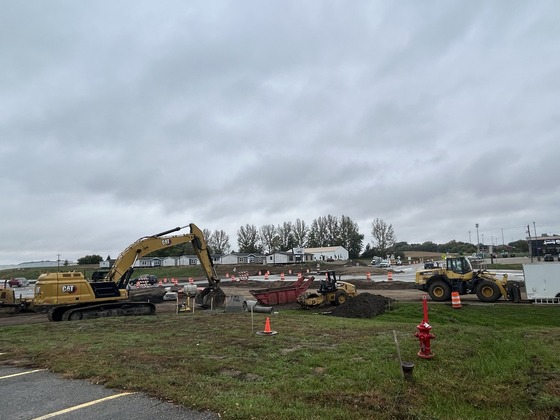 Pipe crews begin installations at Redwood Lane, working east