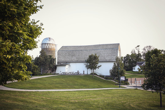 Riley-Jacques Barn exterior