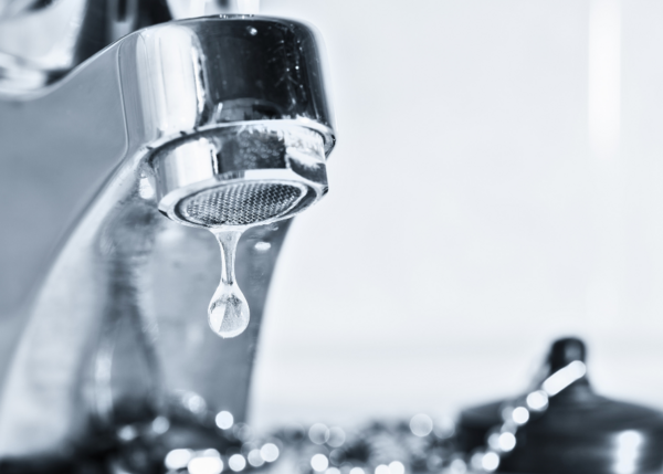 Dripping water faucet