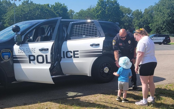 Kids near an EPPD squad car