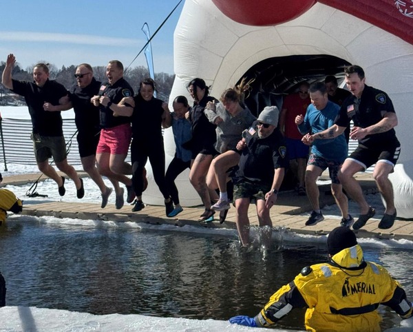 Plungers jump into Lake Riley