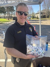 An EPPD officer at the drug take-back event