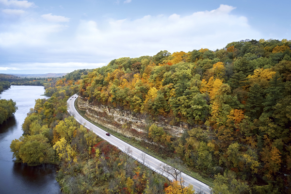Fall color drive through the bluffs of southeastern Minnesota 