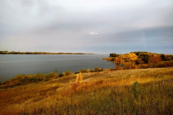 an image of the fall color at the Lac qui Parle Lake overlook at Lac qui Parle State Park