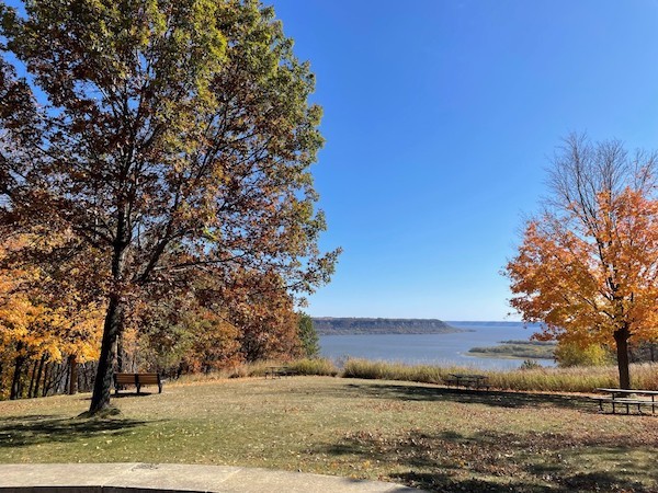 fall color at Frontenac State Park 