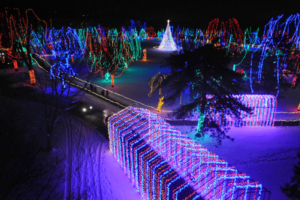 an image of Kiwanis Holiday Lights in Mankato courtesy of SPX Sports