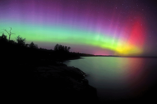 an image of Minnesota’s Northern Lights by John Heino