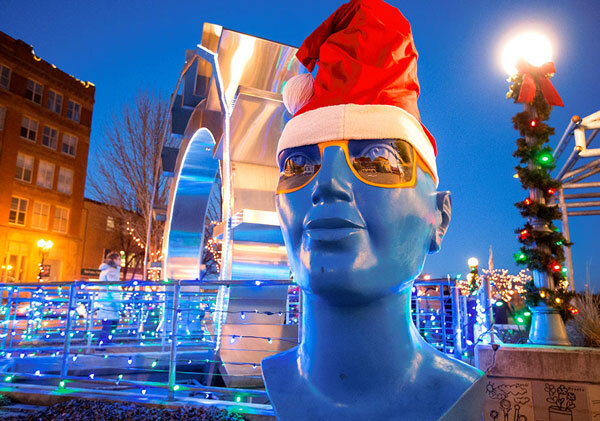 East GF Hollydazzle Festival of Lights 600x421