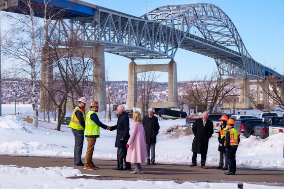 Minnesota Governor Walz and Wisconsin Governor Evers show the President and the First Lady the Blatnik Bridge.