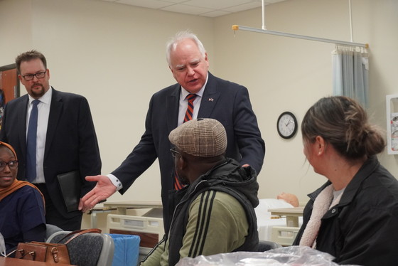 Governor Walz talks with nursing assistants 