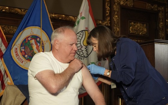 Governor Walz receives booster shot 