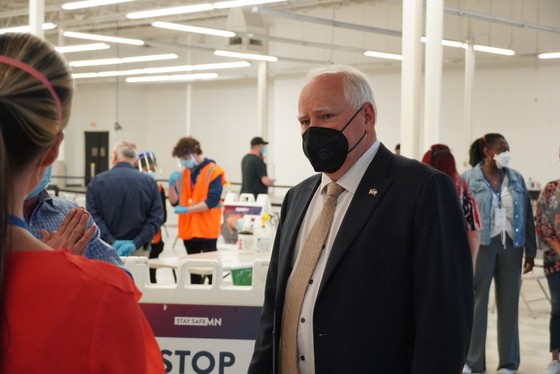 Governor Walz at testing facility 