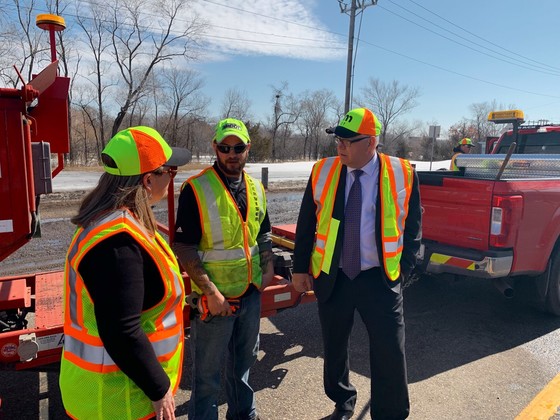 Governor Walz talks to road workers