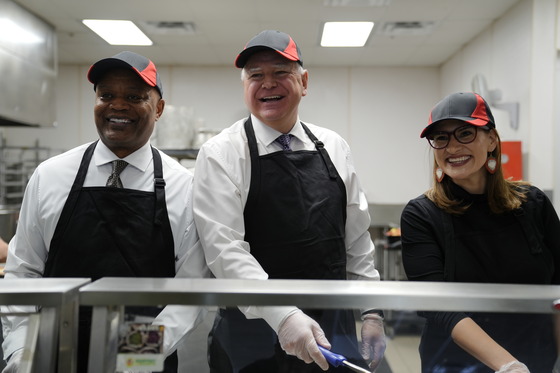 Governor Walz, Lieutenant Governor Flanagan, and Commissioner Jett serve lunch at Edgerton Elementary School